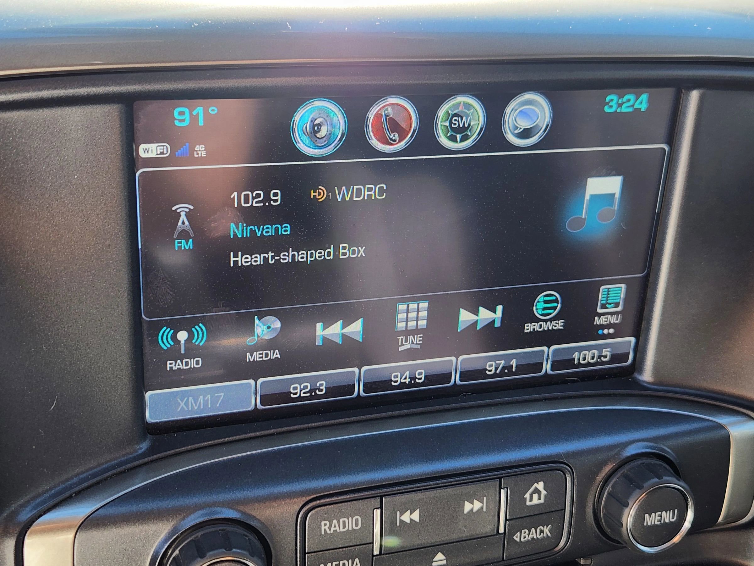 Used 2018 Chevrolet Silverado 1500 LT w/ All Star Edition image 31