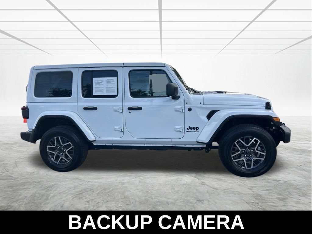 Used 2025 Jeep Wrangler Unlimited Sahara AWD/4WD image 4