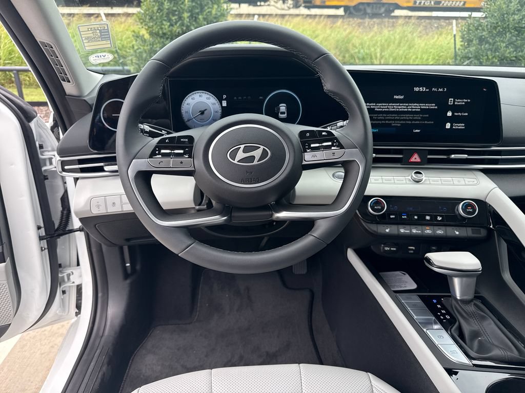 New 2026 Hyundai Elantra Limited FWD image 17