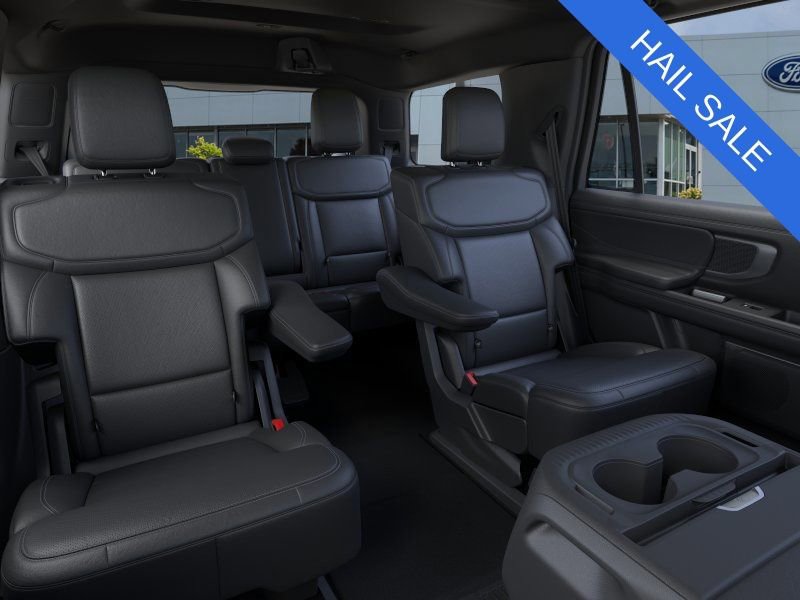 New 2025 Ford Expedition Platinum w/ Stealth Performance Package AWD/4WD image 11
