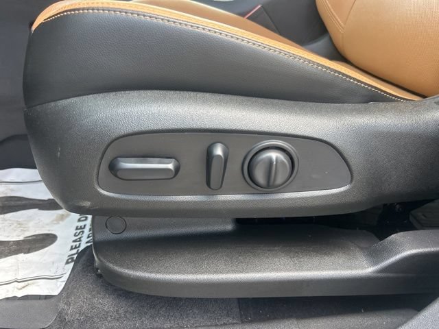 Used 2020 GMC Terrain SLT w/ Preferred Package FWD image 16