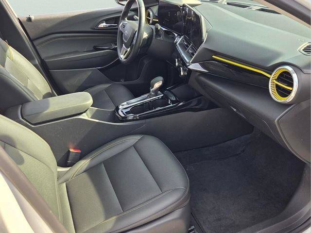 Certified 2024 Chevrolet Trax ACTIV w/ Driver Confidence Package FWD image 17