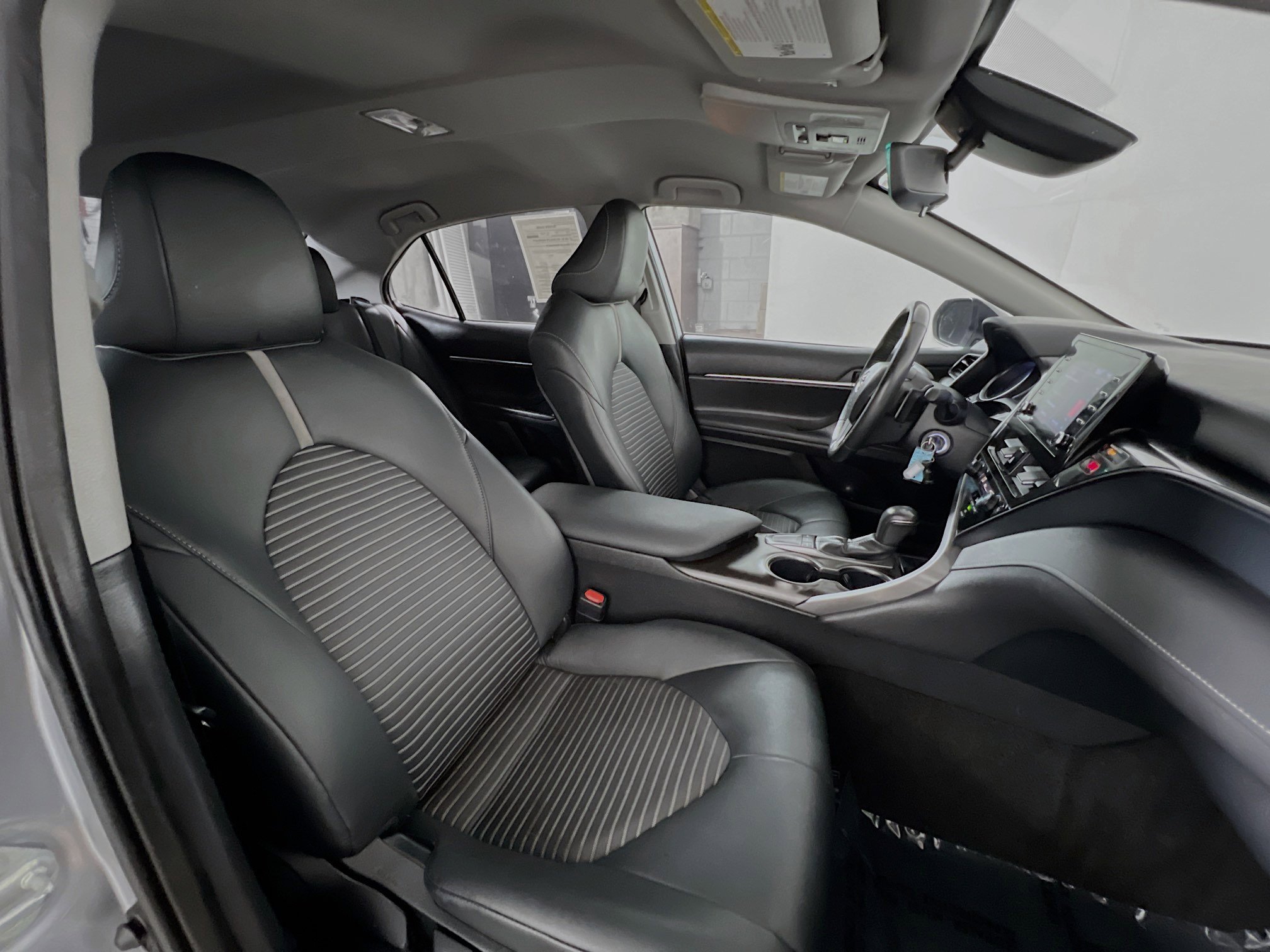 Used 2024 Toyota Camry SE image 31