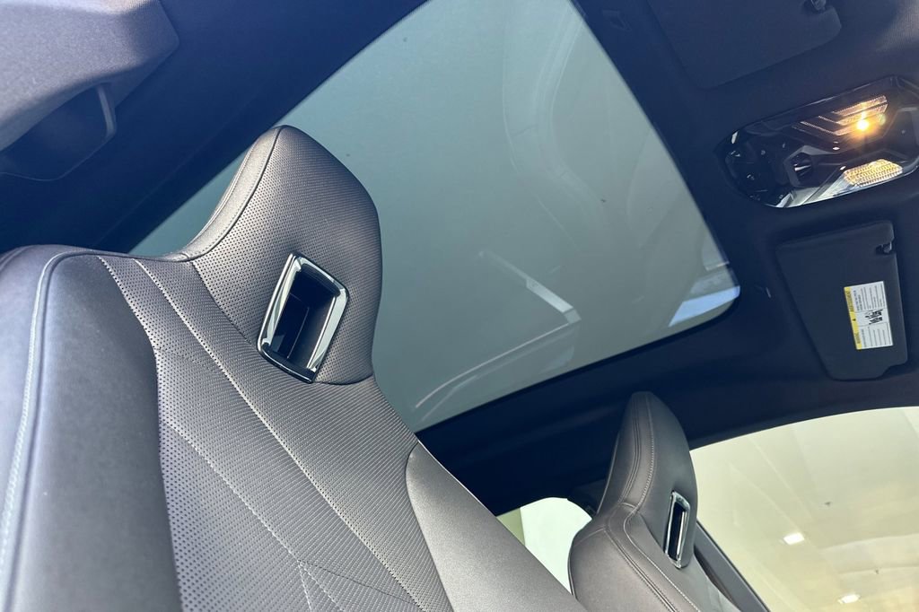 Used 2023 BMW iX xDrive50 w/ Premium Package image 18