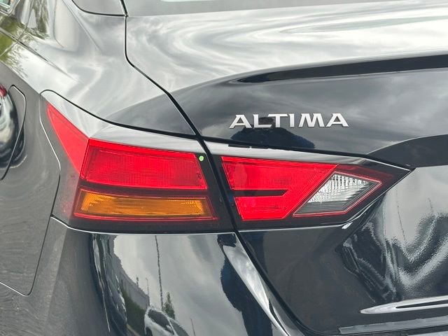 Used 2023 Nissan Altima 2.5 SV w/ SV Premium Package FWD image 11