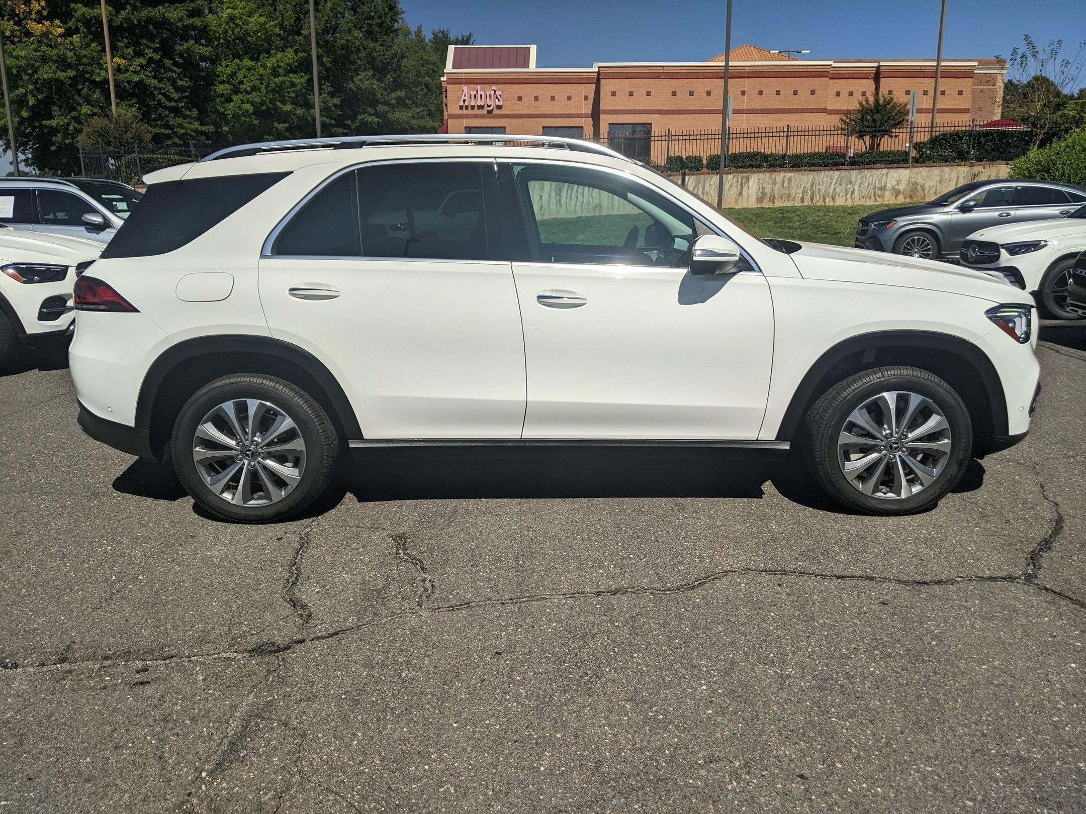 Certified 2022 Mercedes-Benz GLE 350 4MATIC image 2