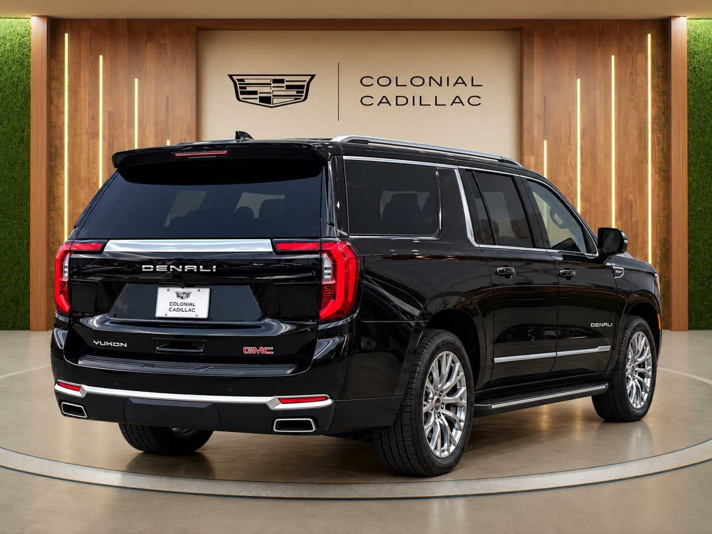 Used 2025 GMC Yukon XL Denali AWD/4WD image 9