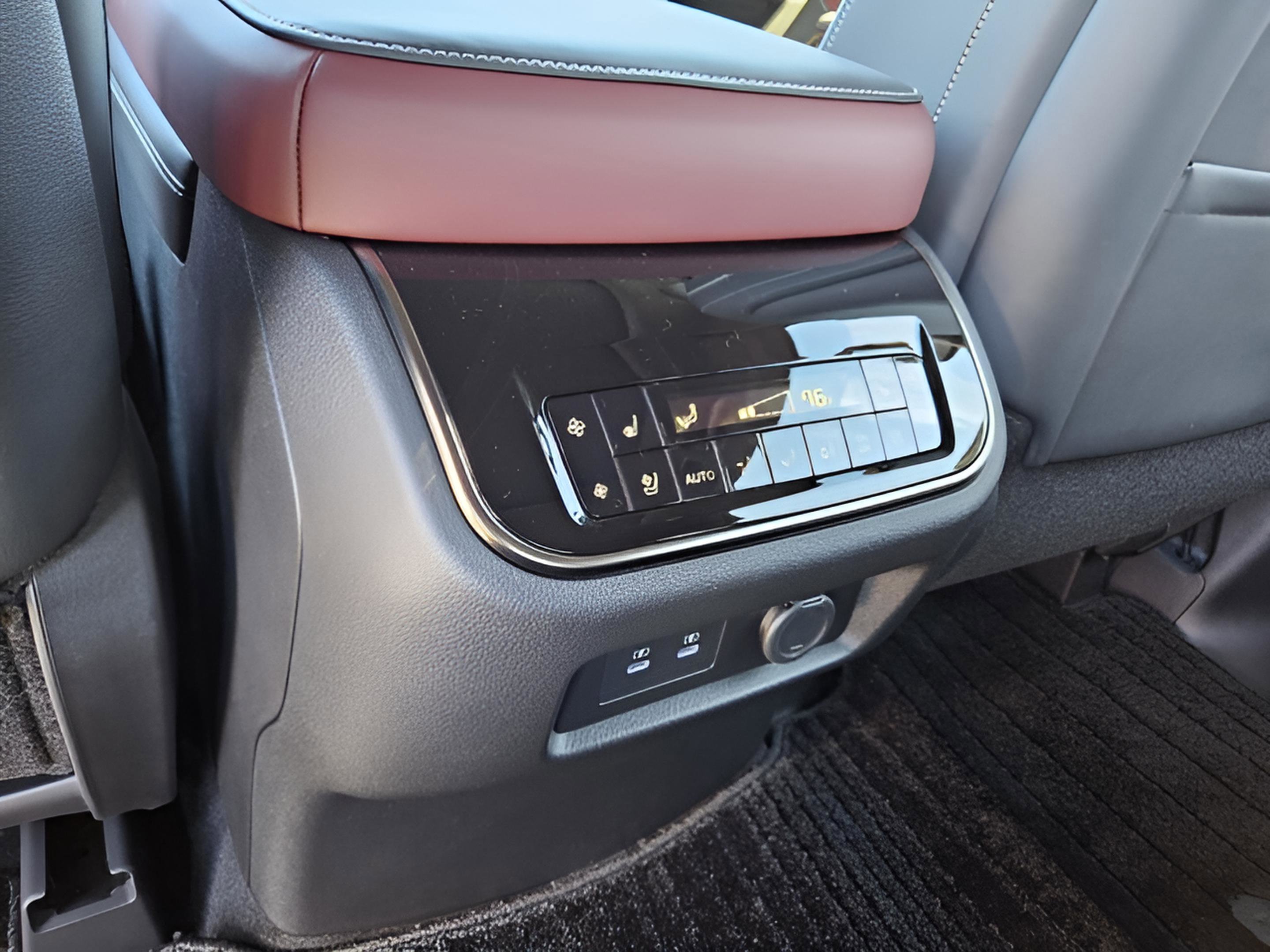 New 2026 INFINITI QX80 Autograph w/ Premium Cargo Package image 76