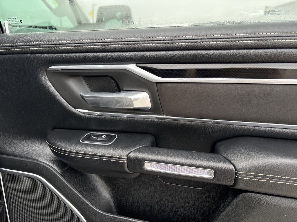 Used 2021 RAM 1500 Laramie w/ Night Edition image 17