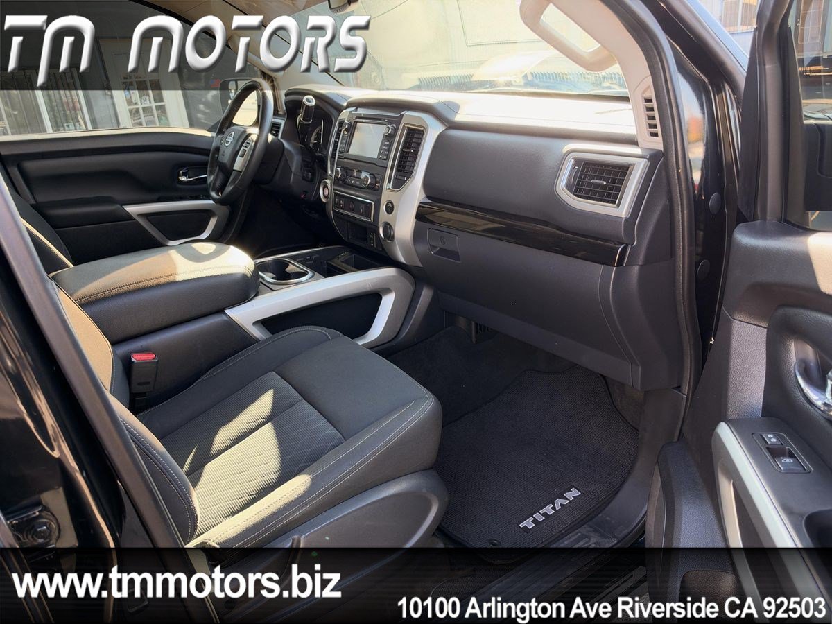 Used 2017 Nissan Titan SV RWD image 11