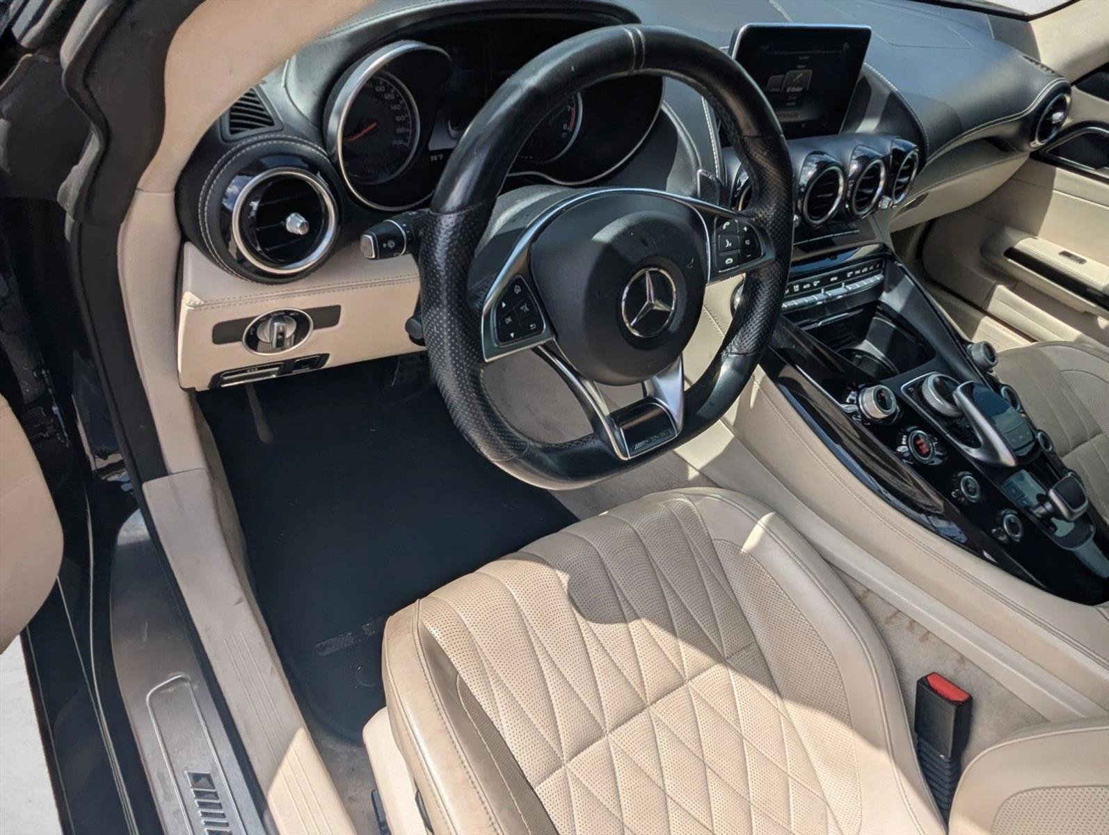 Used 2018 Mercedes-Benz AMG GT Roadster image 6