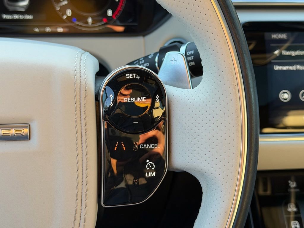 Used 2020 Land Rover Range Rover Velar R-Dynamic HSE image 17