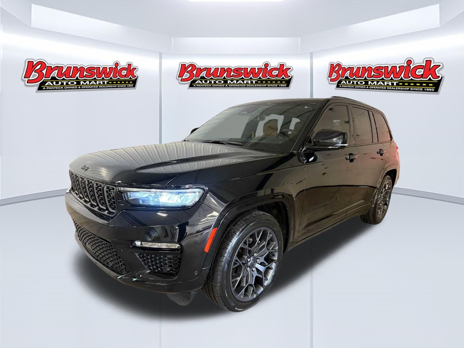 Certified 2024 Jeep Grand Cherokee Summit AWD/4WD image 6