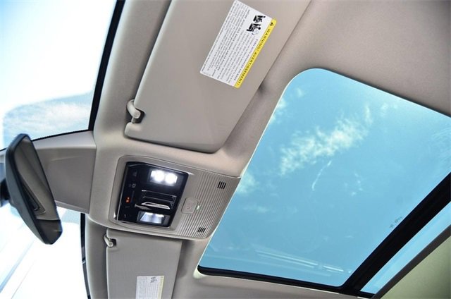Used 2024 Volkswagen Atlas SEL Premium R-Line image 21