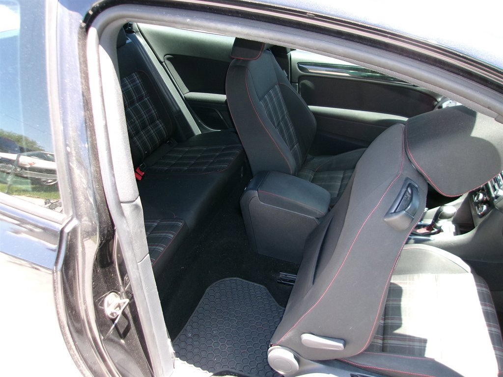 Used 2011 Volkswagen GTI 2-Door FWD image 21