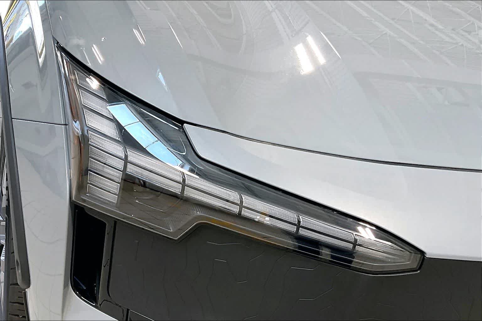 New 2026 Volvo EX30 Cross Country Ultra w/ Protection Package Premier AWD/4WD image 15