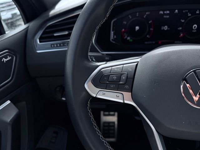 Used 2023 Volkswagen Tiguan SEL R-Line AWD/4WD image 29