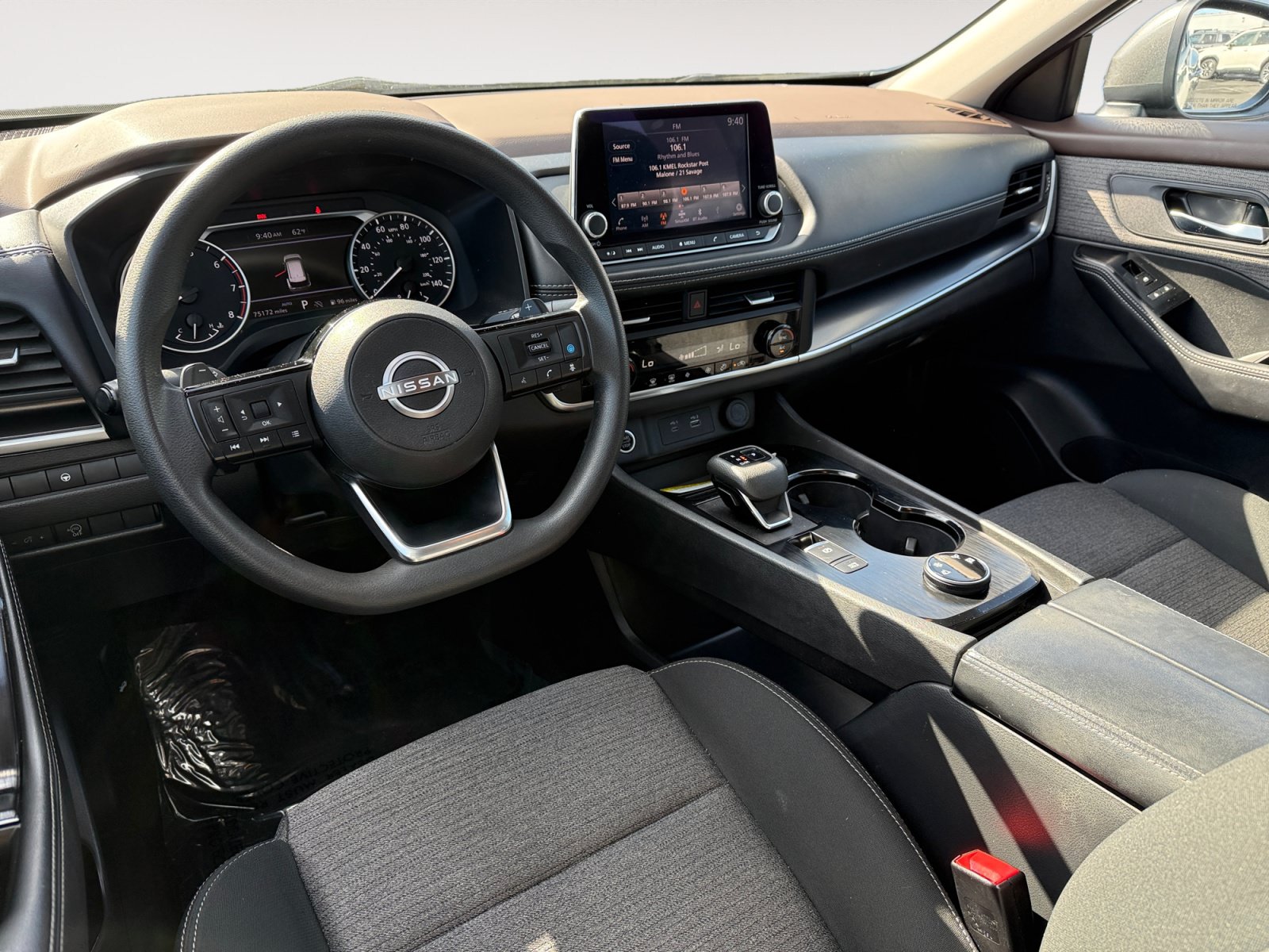 Used 2023 Nissan Rogue SV AWD/4WD image 15