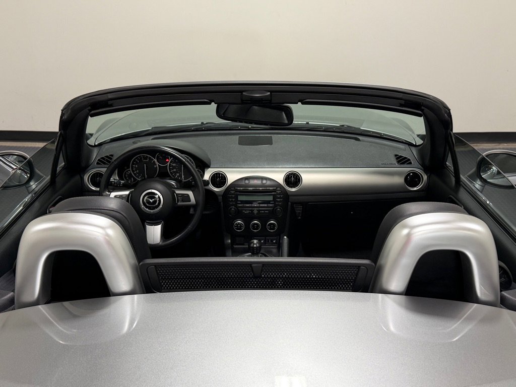 Used 2009 MAZDA MX-5 Miata Grand Touring w/ Premium Pkg RWD image 18