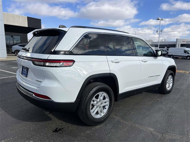 Used 2023 Jeep Grand Cherokee Laredo image 8