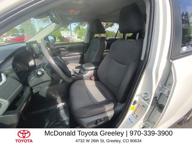 Used 2021 Toyota RAV4 XLE w/ Convenience Package AWD/4WD image 11