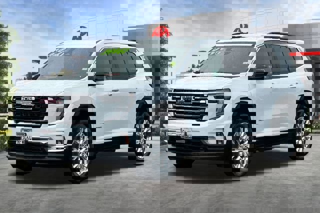 Used 2024 GMC Acadia Elevation image 9