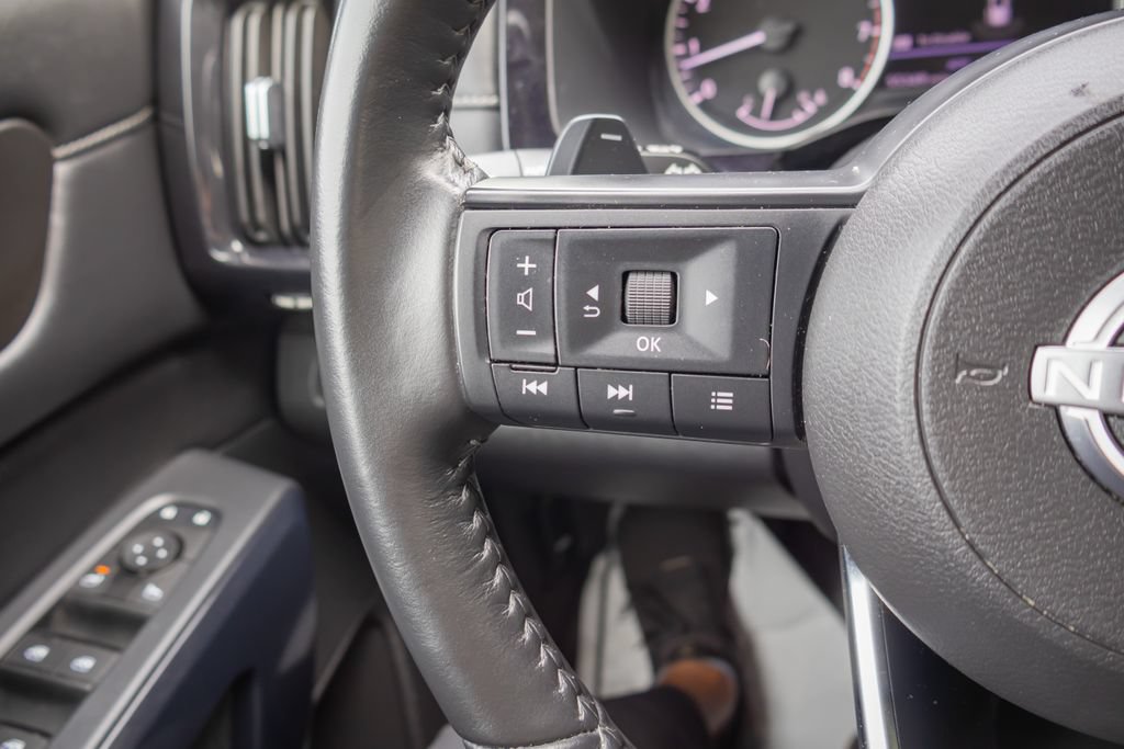 Used 2024 Nissan Pathfinder SV AWD/4WD image 22