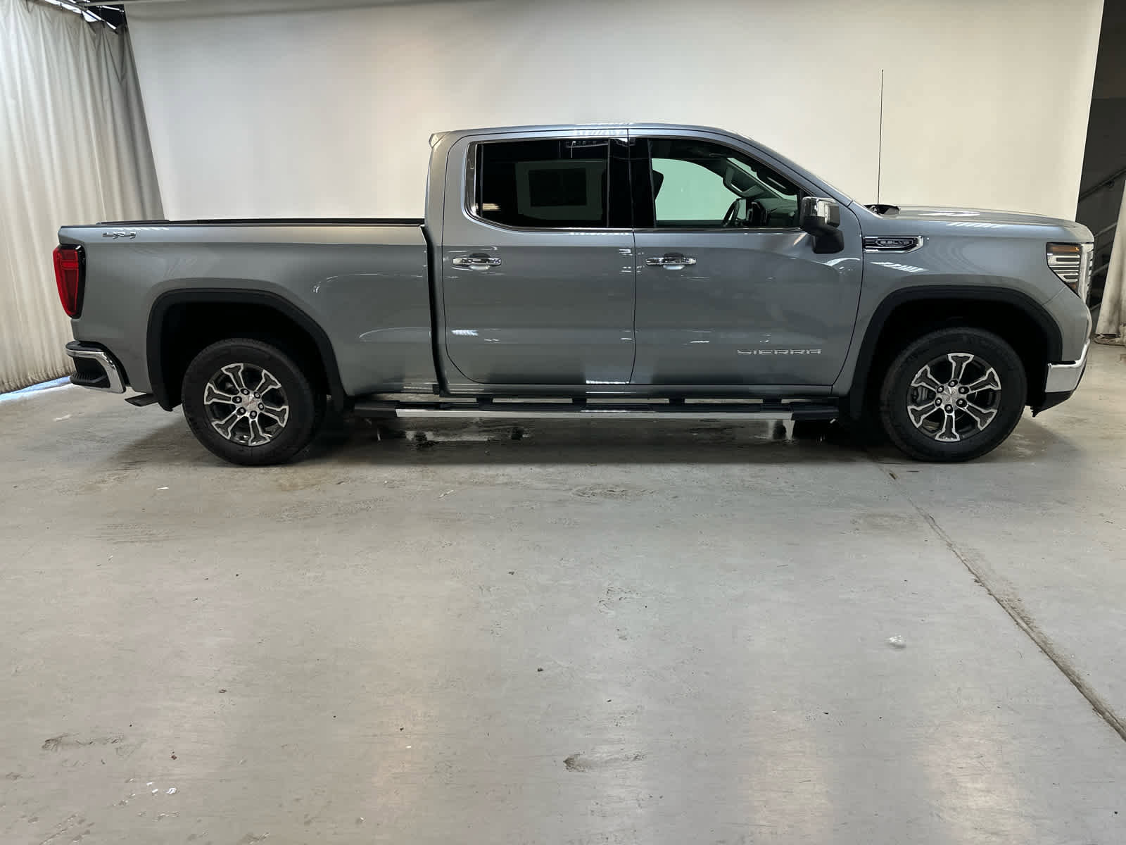New 2026 GMC Sierra 1500 SLT w/ SLT Convenience Package image 8