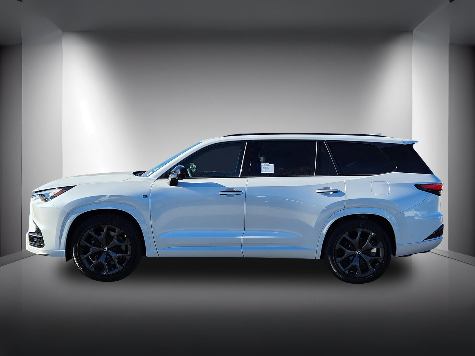 New 2026 Lexus TX 500h AWD image 2