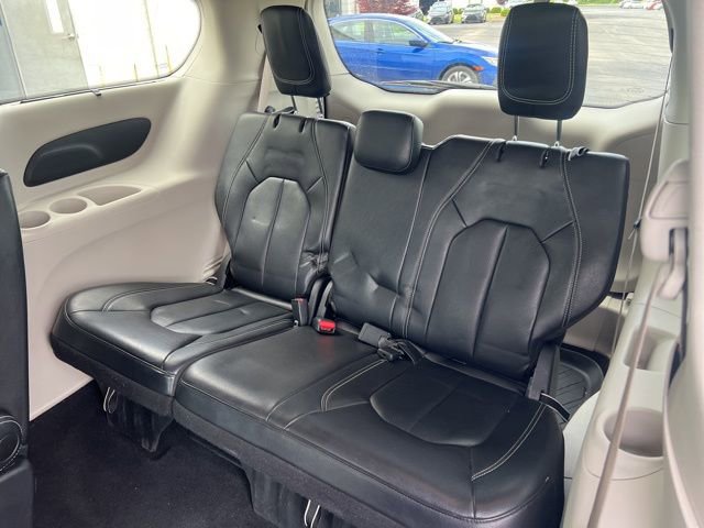 Used 2022 Chrysler Pacifica Touring-L FWD image 20