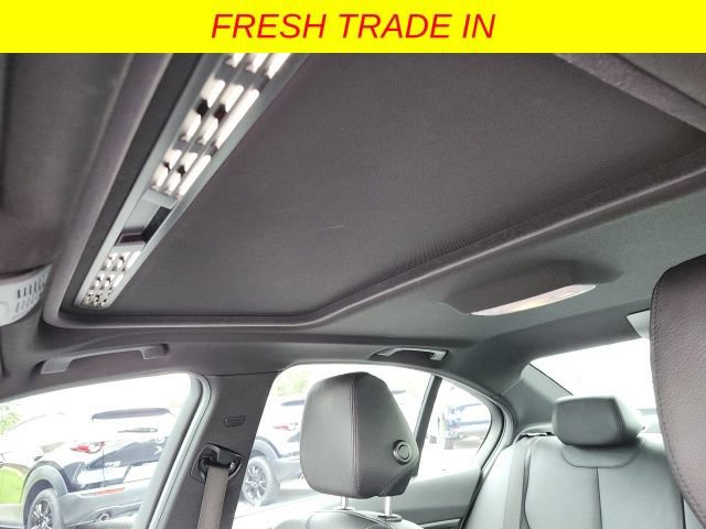 Used 2018 BMW 320i xDrive Sedan AWD/4WD image 3
