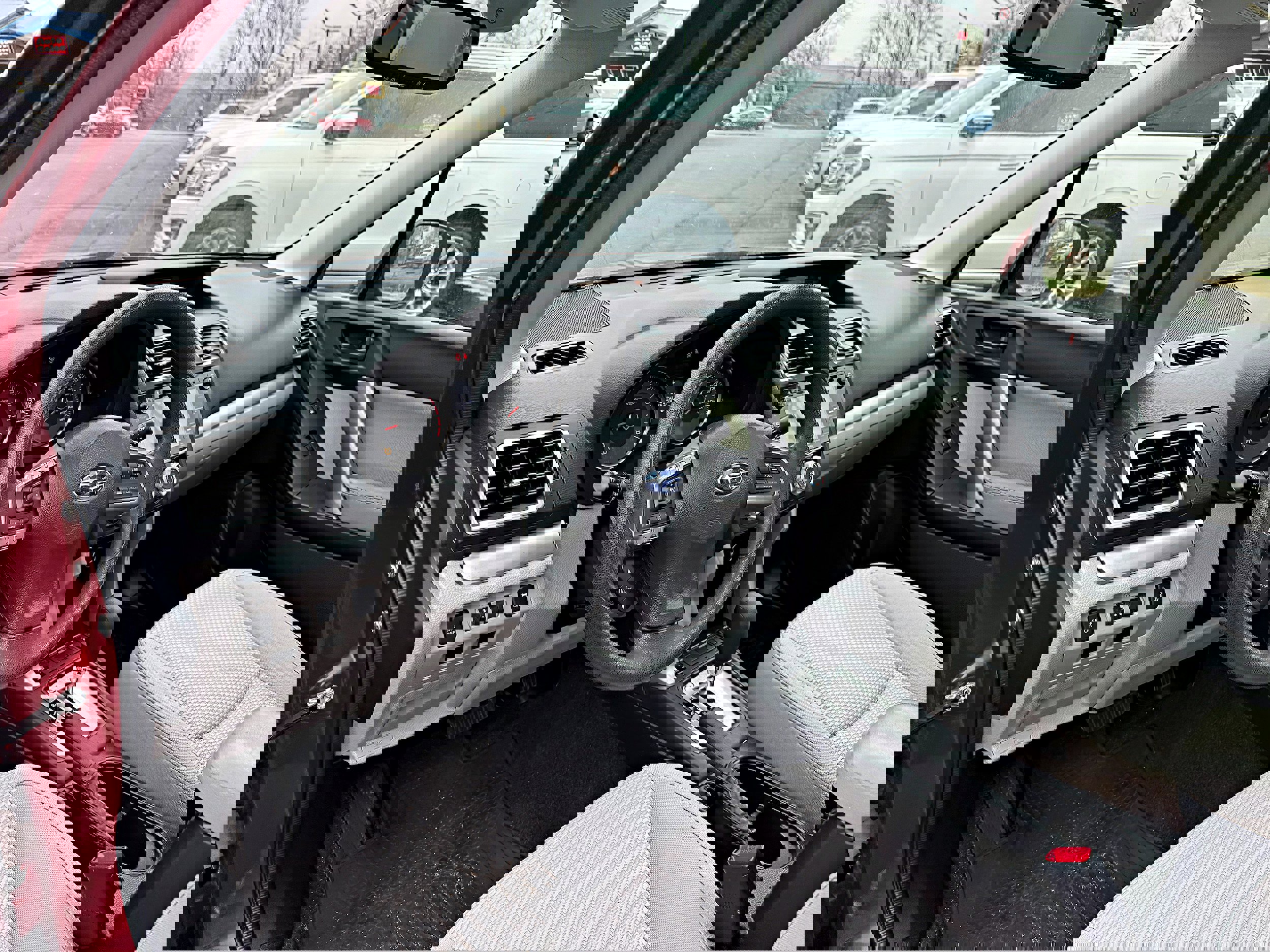 Used 2016 Subaru Forester 2.5i Premium image 12