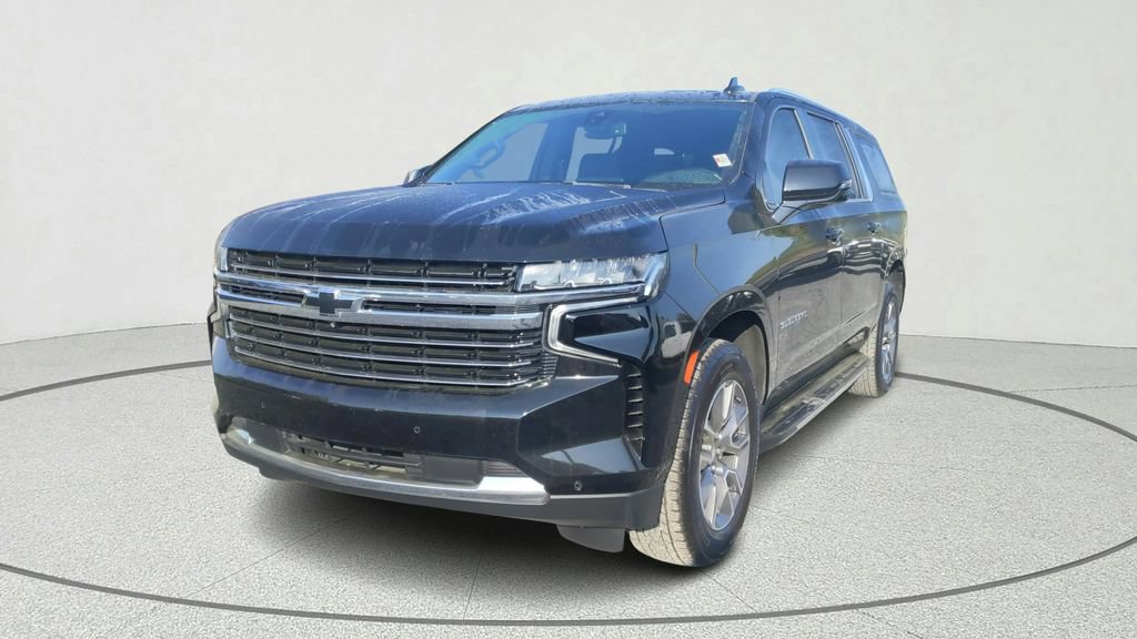 Used 2022 Chevrolet Suburban LT w/ LT Signature Plus Package RWD image 3