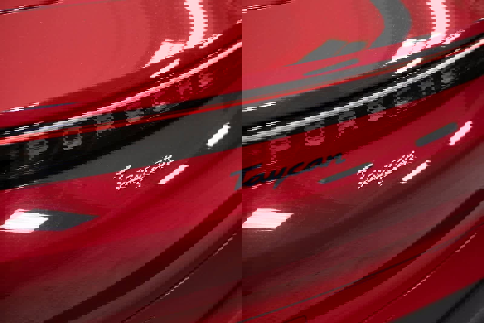 Certified 2024 Porsche Taycan image 36