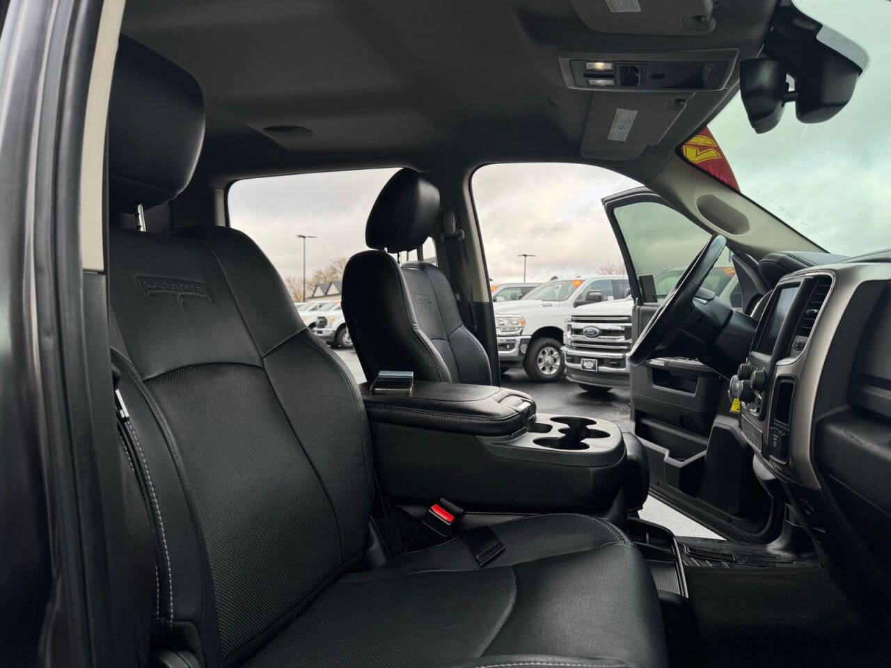 Used 2017 RAM 1500 Laramie image 35