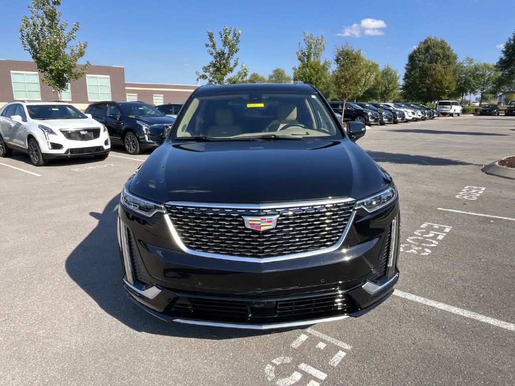 Used 2025 Cadillac XT6 Premium Luxury w/ Platinum Package FWD image 9