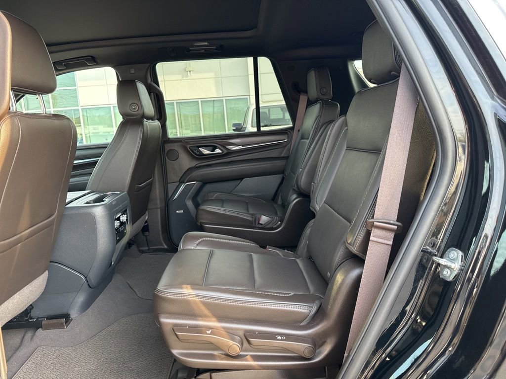 Used 2024 GMC Yukon Denali RWD image 28