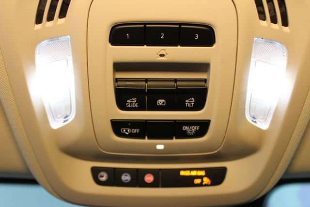 Used 2023 Buick Envision Avenir AWD/4WD image 31