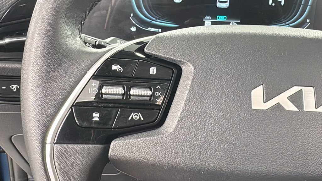 Used 2024 Kia Niro EX Touring image 21