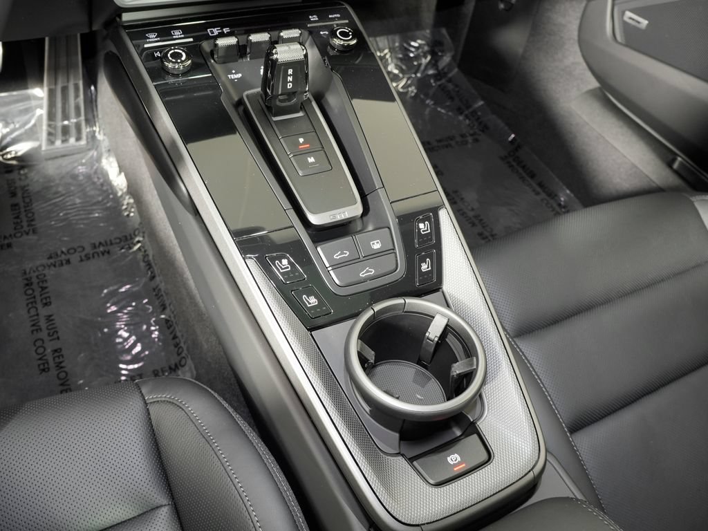 Certified 2024 Porsche 911 Carrera RWD image 33