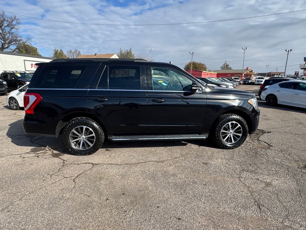 Used 2019 Ford Expedition XLT w/ Equipment Group 202A image 4