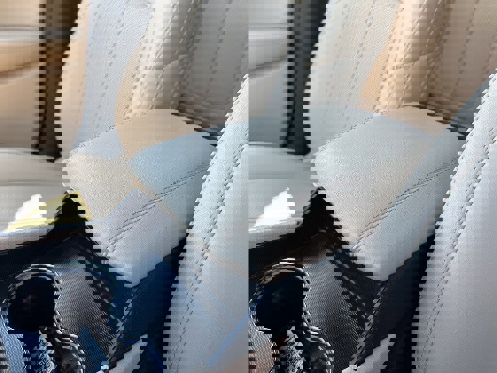 Used 2024 Jeep Grand Cherokee Limited w/ Luxury Tech Group II image 35