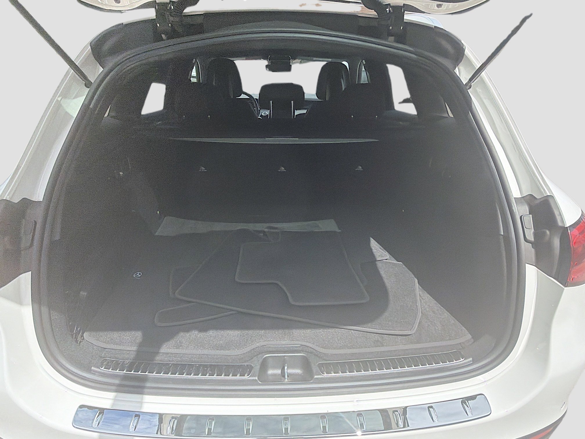 Used 2024 Mercedes-Benz GLC 300 4MATIC image 23
