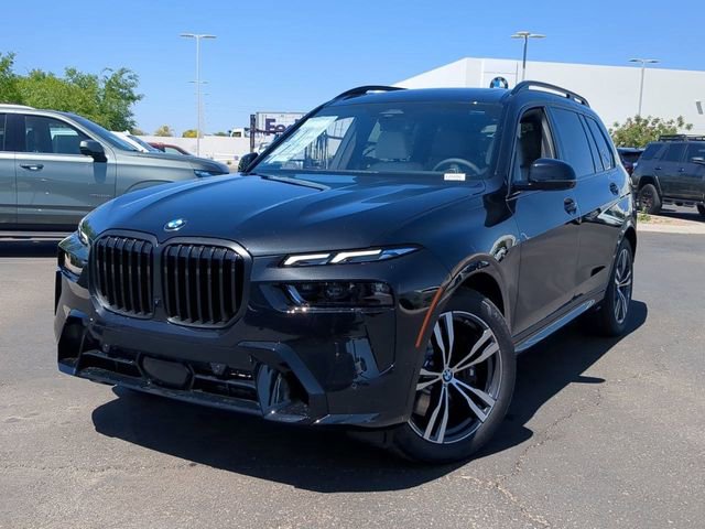 Used 2025 BMW X7 xDrive40i w/ M Sport Package AWD/4WD image 3