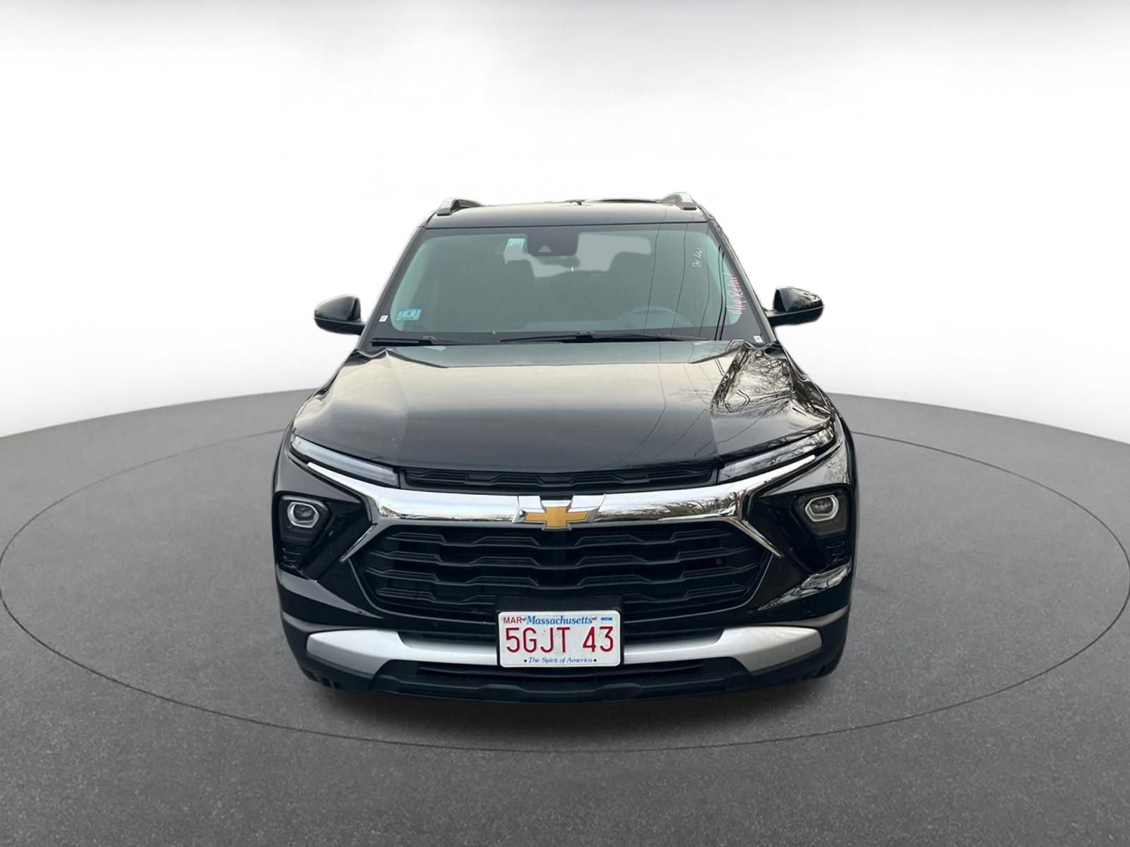 Used 2025 Chevrolet Trax LT image 3