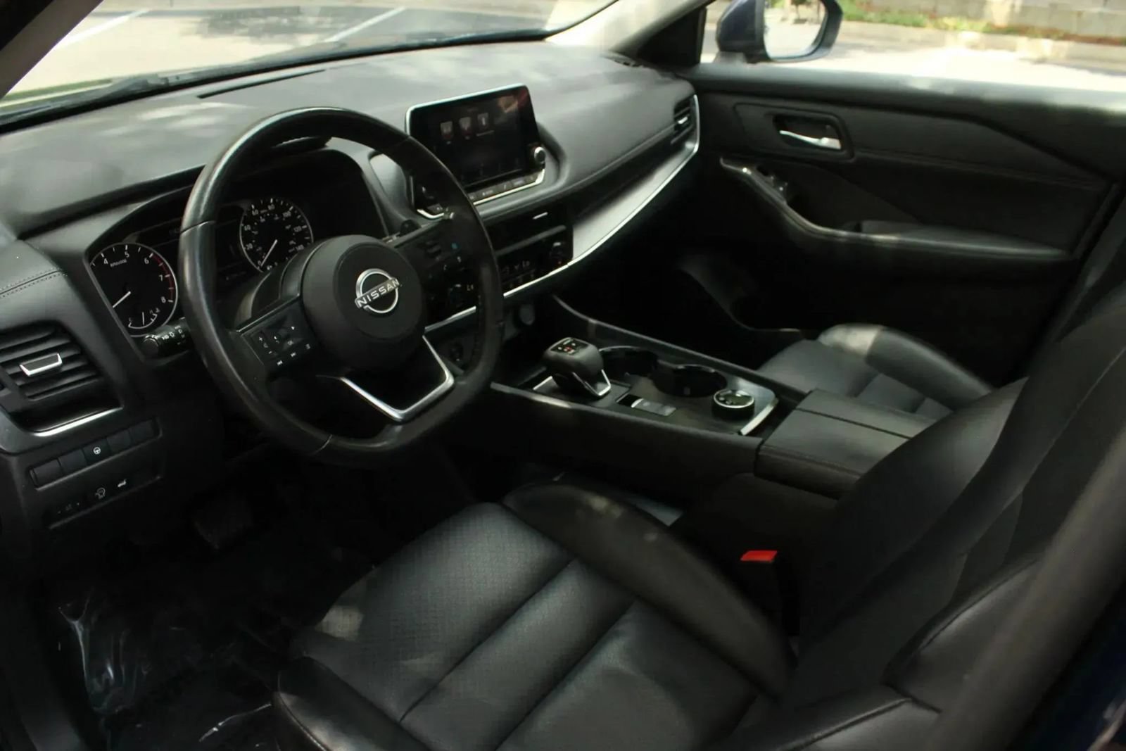 Used 2024 Nissan Rogue SV w/ SV Premium Package AWD/4WD image 25