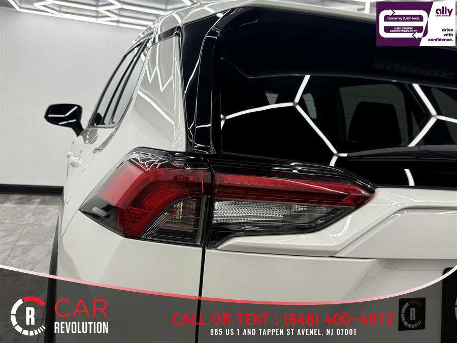 Used 2021 Toyota RAV4 XLE Premium AWD/4WD image 45