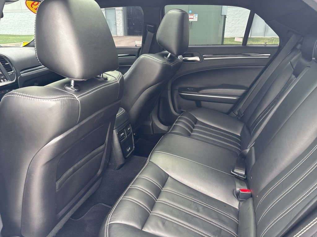 Used 2019 Chrysler 300 S RWD image 9