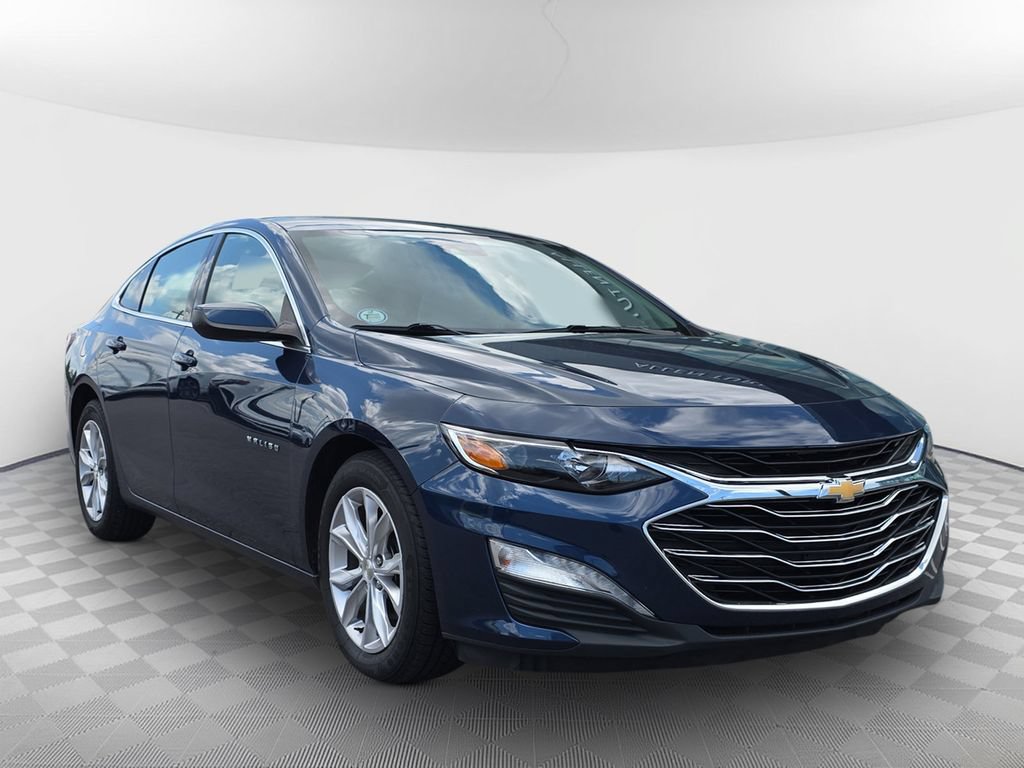 Used 2021 Chevrolet Malibu LT FWD image 2