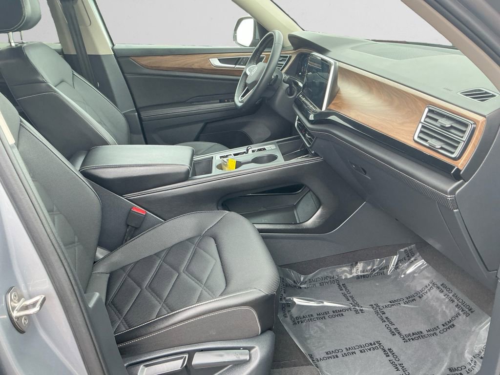 Used 2024 Volkswagen Atlas SE image 15